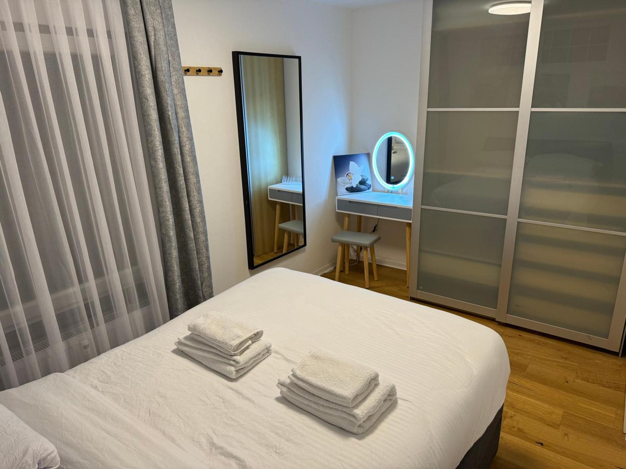Best Central Apartment - Am Marktplatz - Up To 5 - Next To Frankfurt And Hanau - Coffee And Snacks - Netflix, Prime, Disney Nidderau Exteriér fotografie